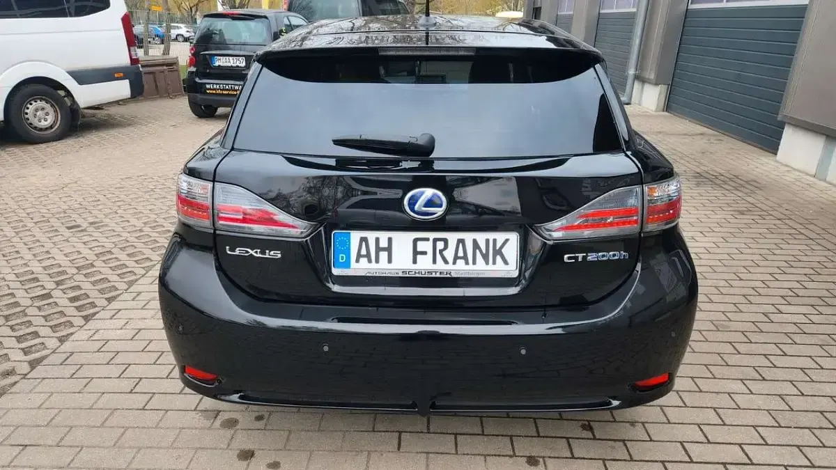 Second-hand Lexus CT200h 99 CP (72 kW) 2013 Negru Berlinǎ