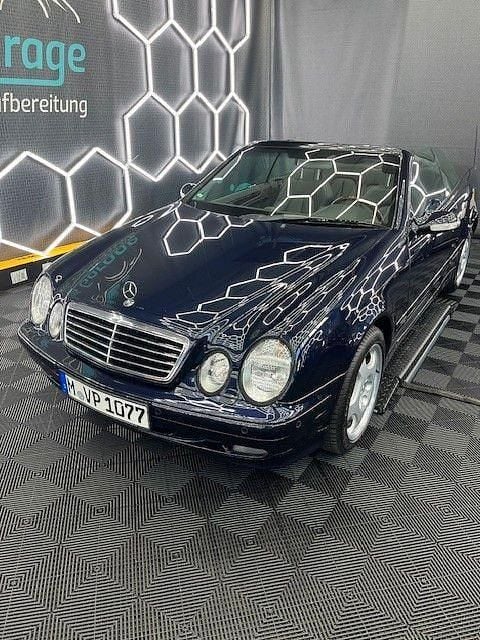 Blau Gebraucht 2001 Mercedes CLK430 Elegance Cabrio | 16.543 € (Teuer) - Bild 1/4