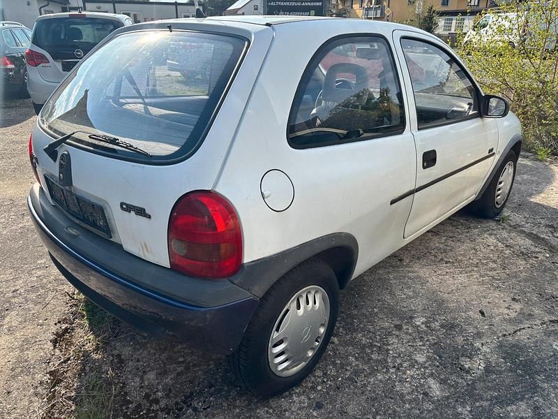 Second-hand Opel Corsa 45 CP (33 kW) 1995 Alb Hatchback