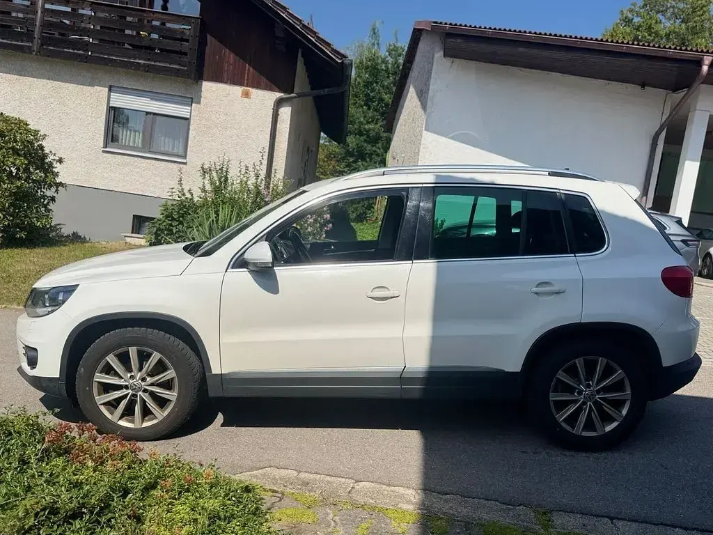 Gebraucht VW Tiguan Sportline 140 PS (102 kW) 2012 Weiß SUV
