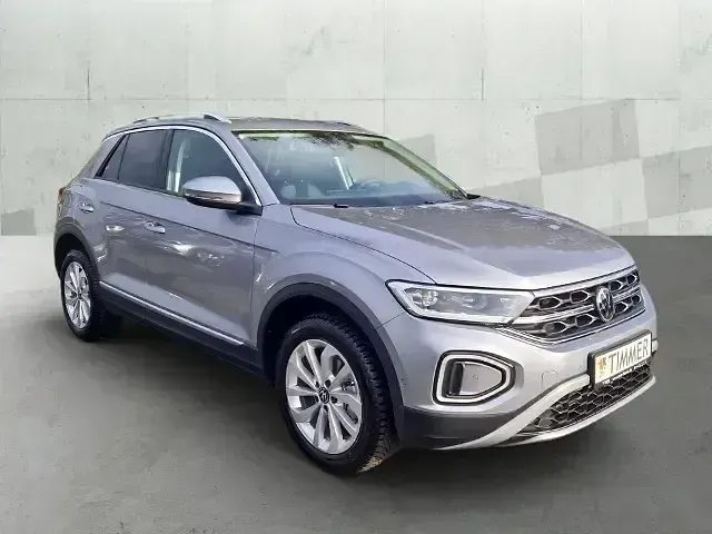 Second-hand VW T-Roc Style 150 CP (110 kW) 2023 Argintiu SUV