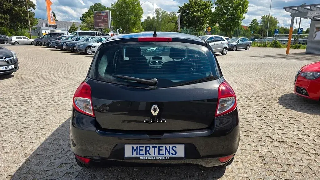 Gebraucht Renault Clio II Dynamique 101 PS (74 kW) 2010 Perlmuttschwarz metallic Limousine