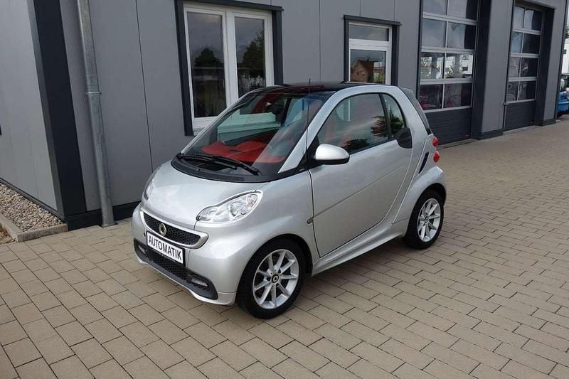 Silber Gebraucht 2013 Smart ForTwo Coupé Passion Coupé | 8.990 € (Teuer) - Bild 1/4