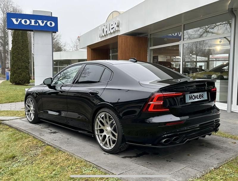 Schwarz Gebraucht 2021 Volvo S60 Limousine | 36.000 € (Teuer) - Bild 1/4