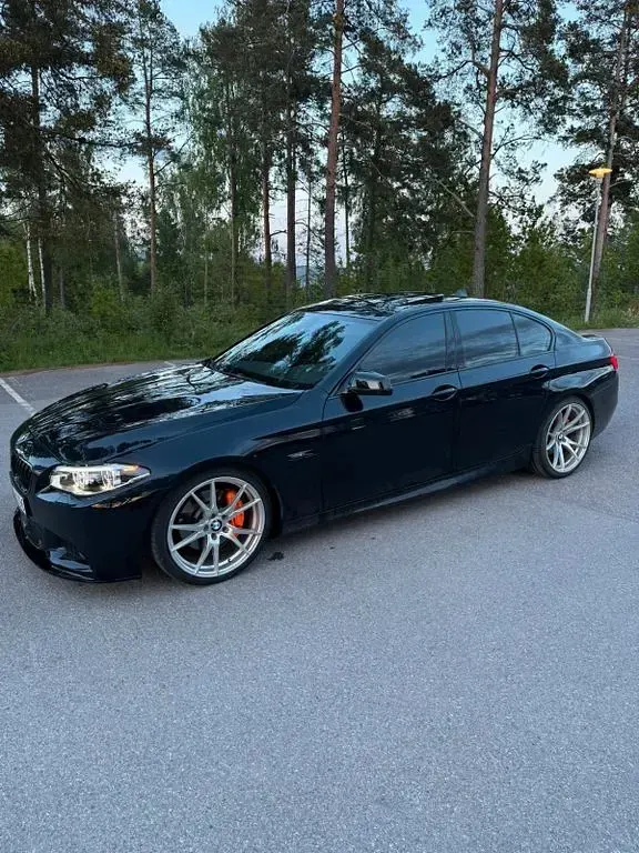 Gebraucht BMW 525 Sport Line 204 PS (150 kW) 2011 Schwarz Limousine