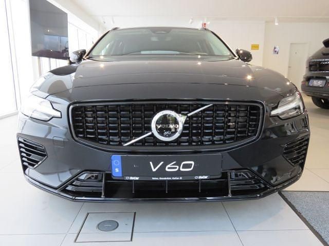 Gebraucht Volvo V60 Plus 398 PS (292 kW) 2025 Schwarz Kombi
