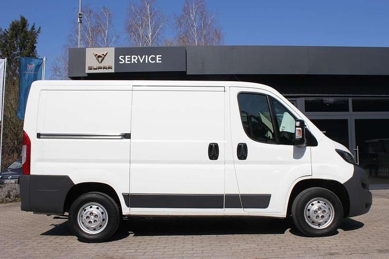 Gebraucht Peugeot Boxer 131 PS (96 kW) 2018 Lack weiss Van