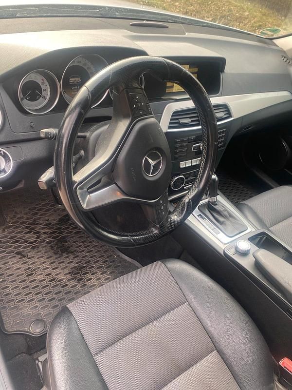 Gebraucht Mercedes 220 170 PS (125 kW) 2011 Silber Kombi