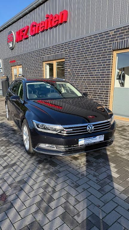 Schwarz Gebraucht 2015 VW Passat Highline Kombi | 16.700 € (Fairer Preis) - Bild 1/4