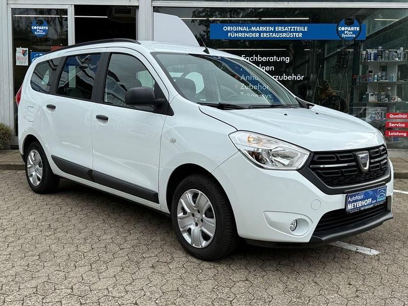 Weiß Gebraucht 2022 Dacia Lodgy Essentiel Van / Kleinbus | 12.990 € (Guter Preis) - Bild 1/4