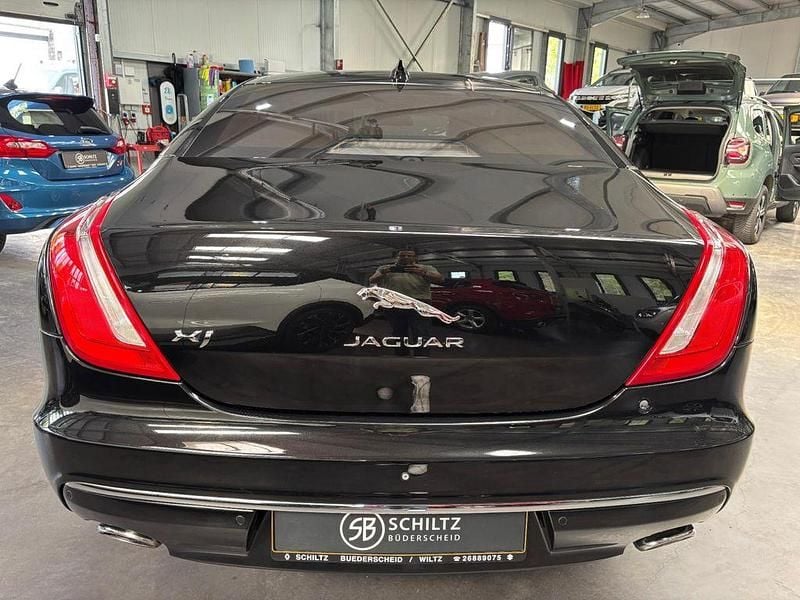 Gebraucht Jaguar XJ 300 PS (220 kW) 2019 Schwarz Limousine