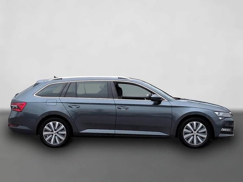 Gebraucht Skoda Superb Premium Edition 200 PS (147 kW) 2021 Grau Kombi