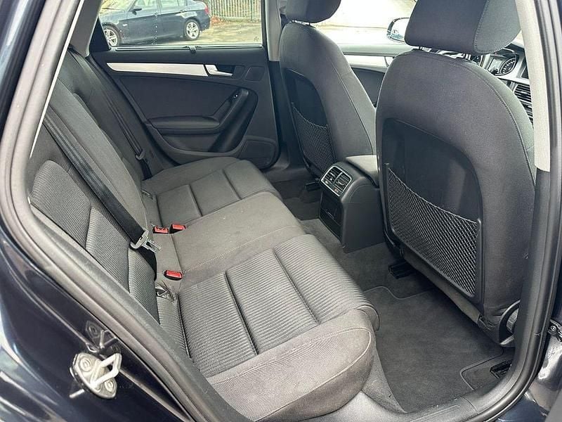 Gebraucht Audi A4 150 PS (110 kW) 2015 Schwarz Kombi