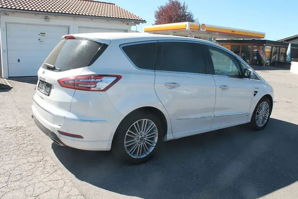 Gebraucht Ford S-MAX Vignale 179 PS (131 kW) 2017 Weiß Van / Kleinbus