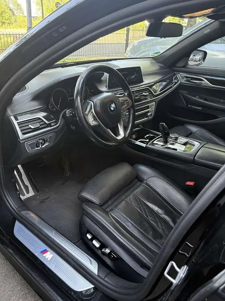 Gebraucht BMW 750 400 PS (294 kW) 2017 Limousine