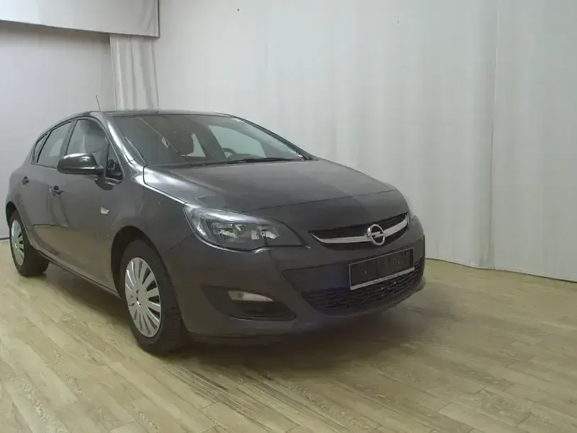 Używany Opel Astra Selection 116 KM (85 kW) 2015 Szary Sedan/Limuzyna