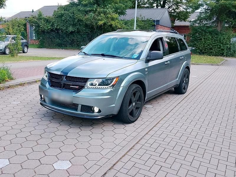 Grau Gebraucht 2009 Dodge Journey SUV | 2.999 € (Superpreis) - Bild 1/4