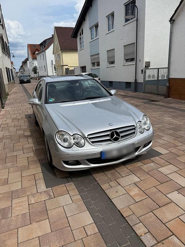 Silber Gebraucht 2007 Mercedes CLK500 Coupé | 12.900 € (Fairer Preis) - Bild 1/4