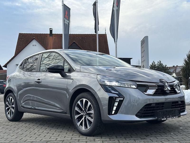 Neu Mitsubishi Colt Plus 91 PS (66 kW) 2026 Grau Limousine