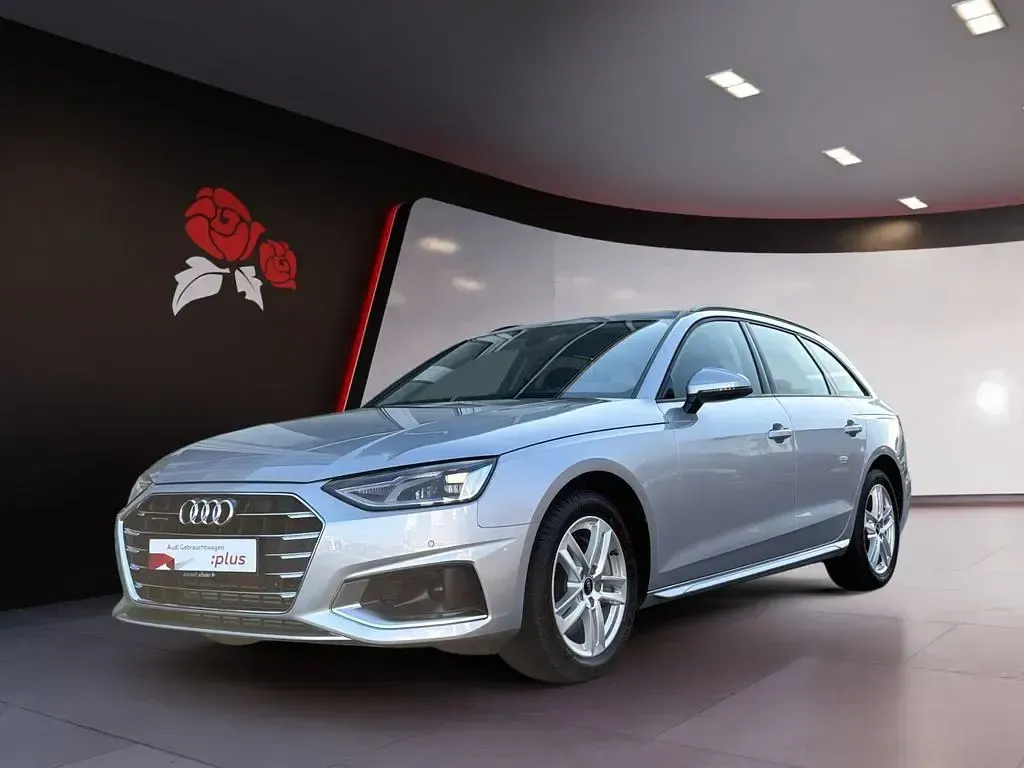 Second-hand Audi A4 Advanced 265 CP (194 kW) 2023 Argintiu Break