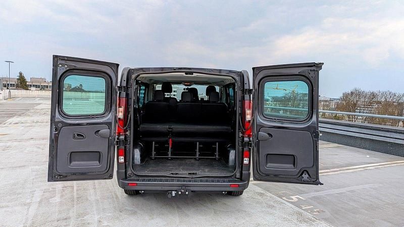 Usata Opel Vivaro 125 CV (91 kW) 2017 Nero Monovolume