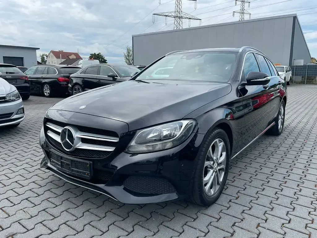 Gebraucht Mercedes C220 Avantgarde 170 PS (125 kW) 2014 Schwarz Limousine