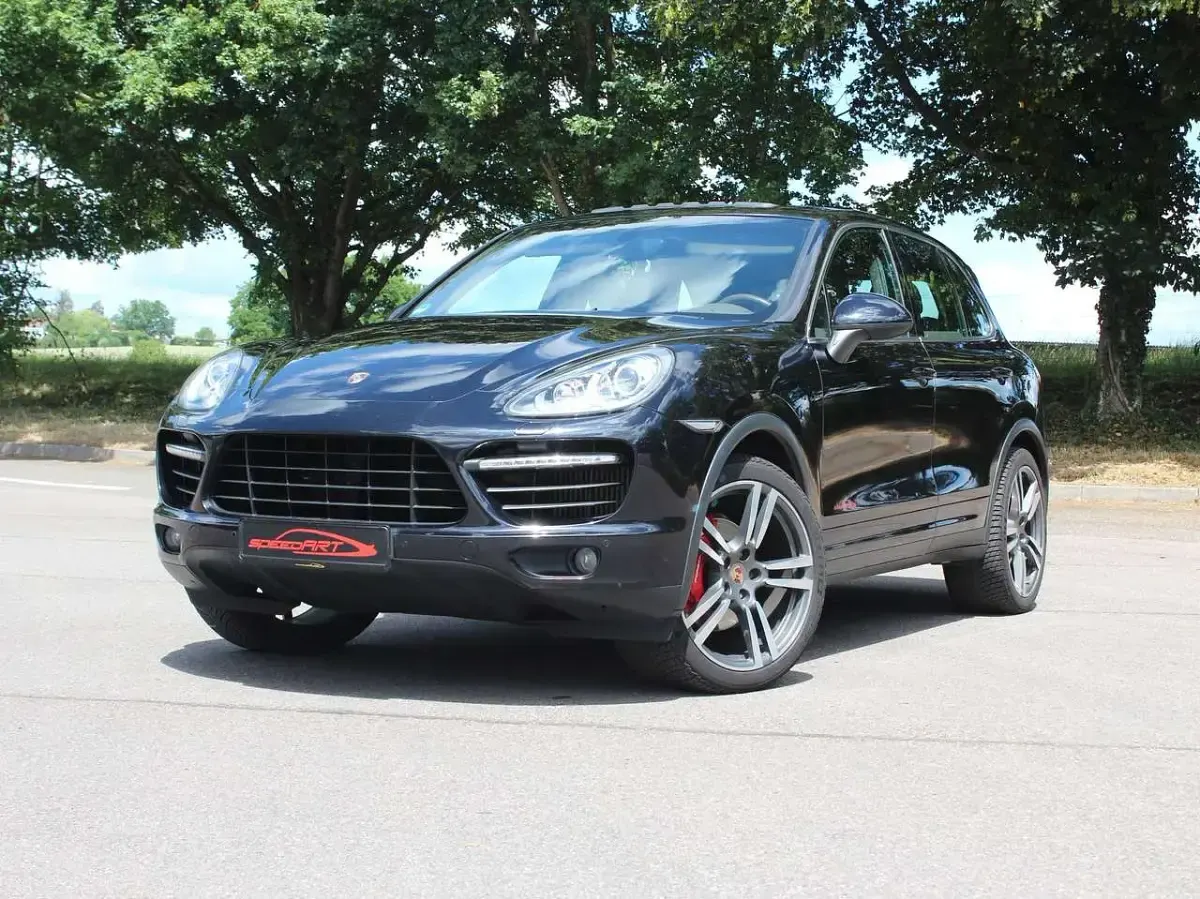 Gebraucht Porsche Cayenne 239 PS (175 kW) 2010 Tiefschwarzmetallic SUV