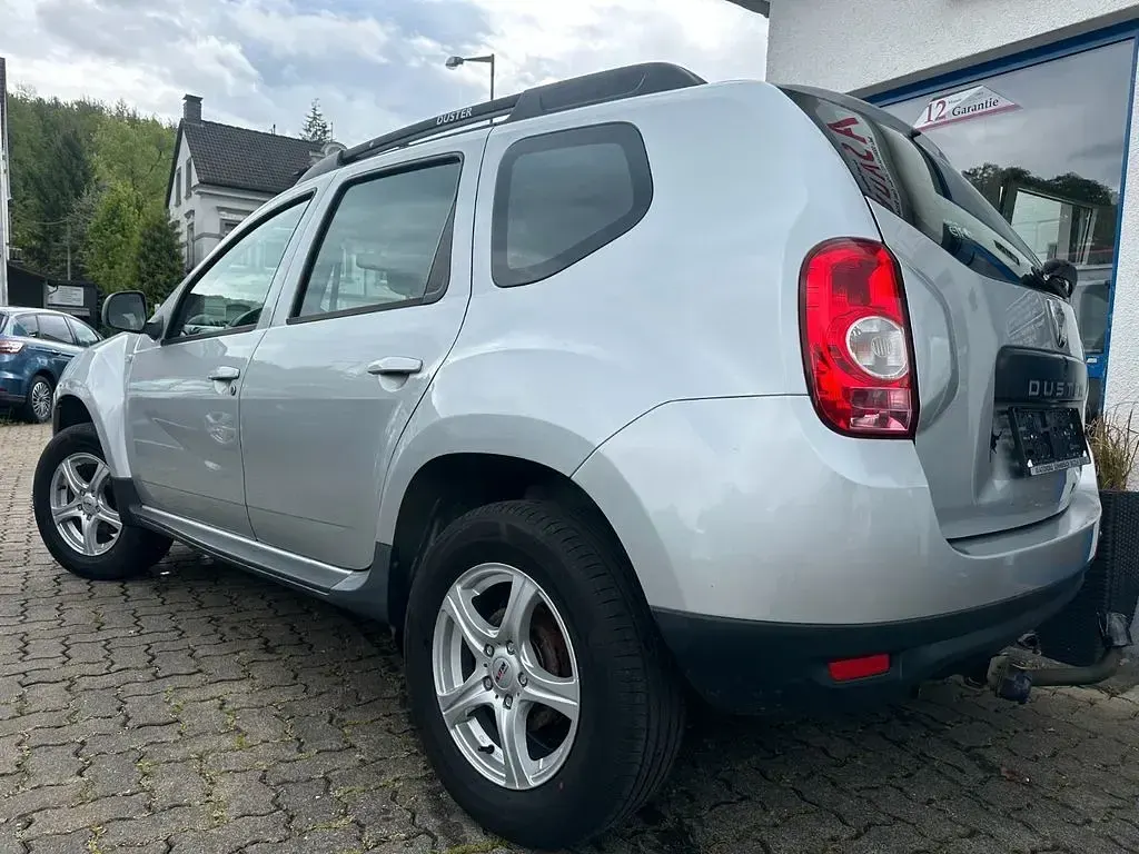 Gebraucht Dacia Duster Lauréate 110 PS (80 kW) 2011 Platingrau SUV