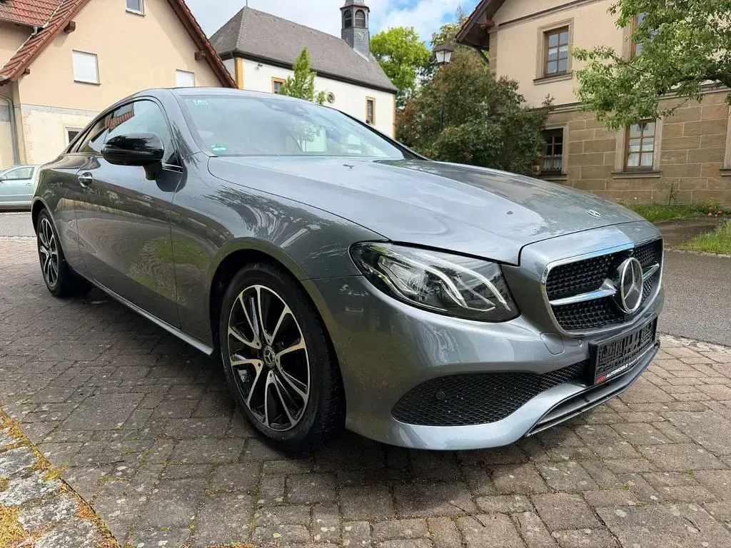 Gebraucht Mercedes E300 Avantgarde 245 PS (180 kW) 2018 Grau Coupé