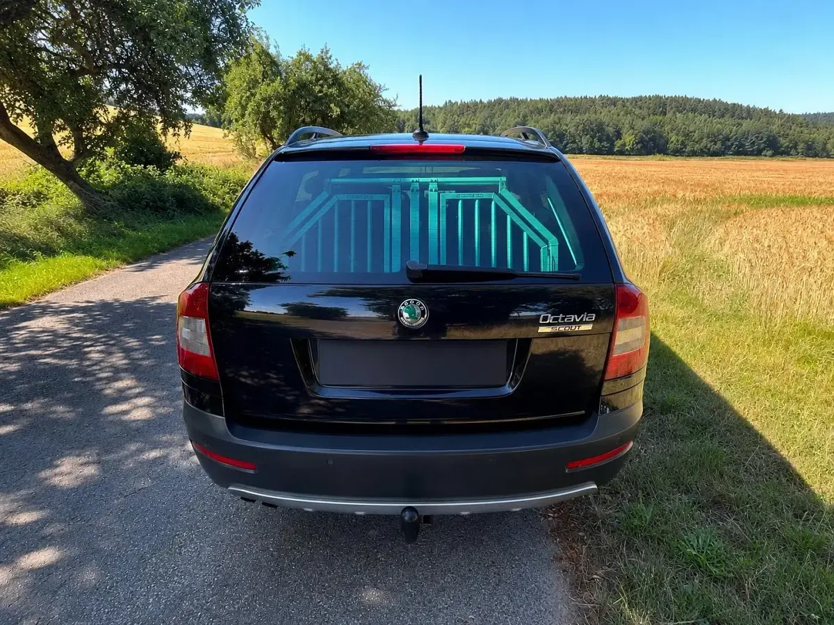 Gebraucht Skoda Octavia Scout 140 PS (102 kW) 2012 Schwarz Kombi