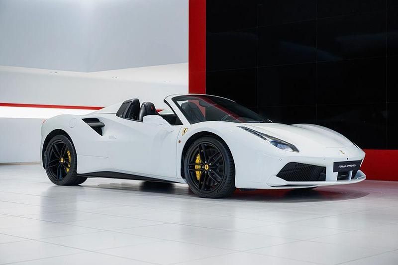 Gebraucht Ferrari 488 669 PS (492 kW) 2018 Weiß Cabrio