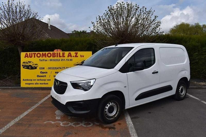 Gebraucht Opel Combo Comfort 76 PS (55 kW) 2019 Weiß Van / Kleinbus