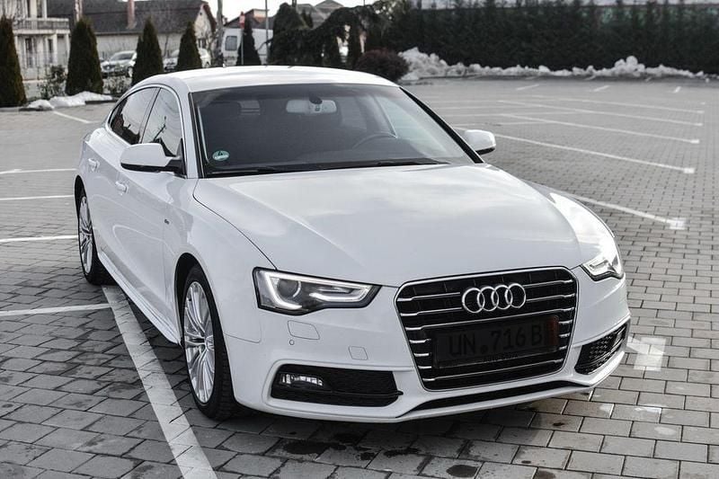 Weiß Gebraucht 2017 Audi A5 Sportback Sport Kleinwagen | 14.700 € (Superpreis) - Bild 1/4