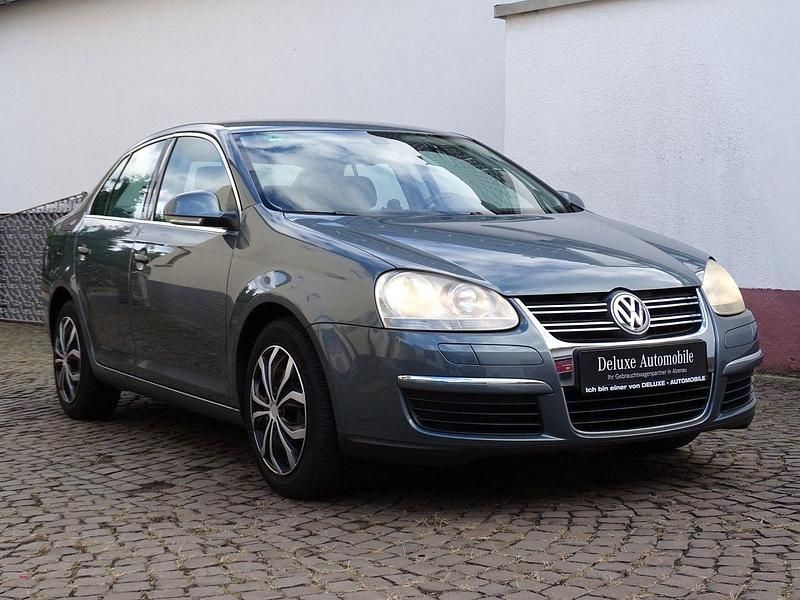 Gebraucht VW Jetta 150 PS (110 kW) 2005 Grau Limousine