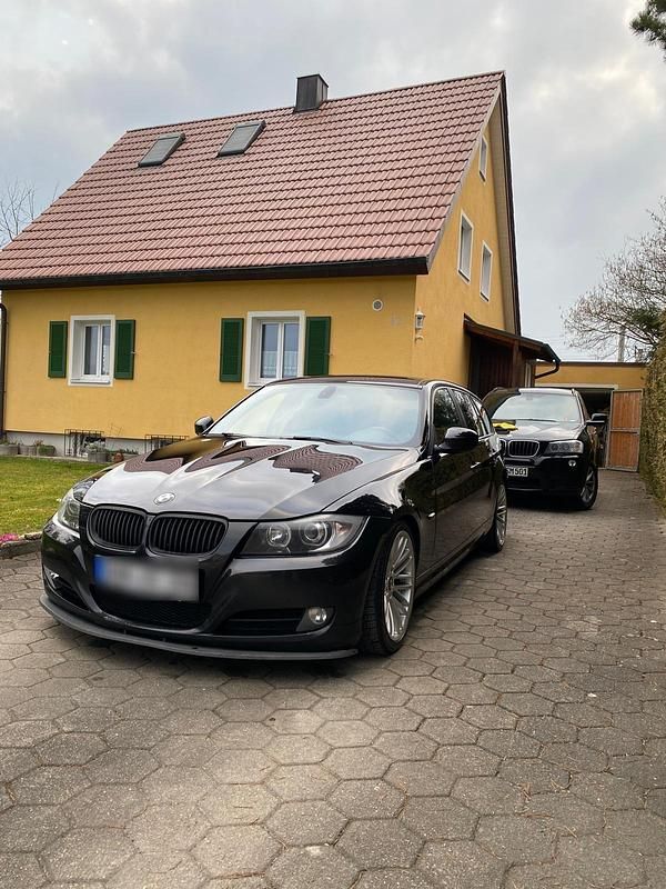 Gebraucht BMW 325 204 PS (150 kW) 2011 Schwarz Kombi