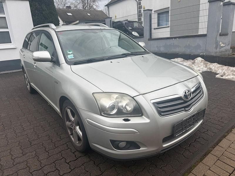 Gebraucht Toyota Avensis 177 PS (130 kW) 2007 Silber Kombi
