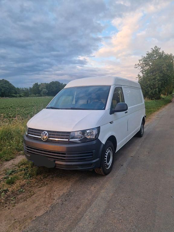Weiß Gebraucht 2016 VW T6 Van | 9.000 € - Bild 1/4