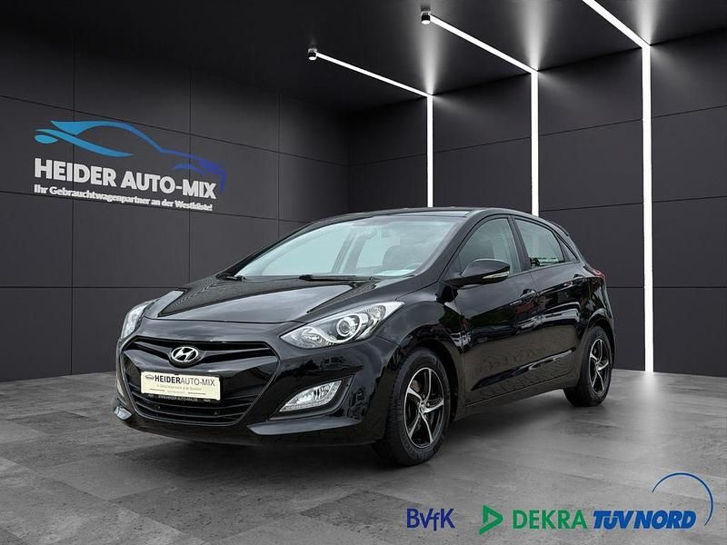 Schwarz Gebraucht 2012 Hyundai i30 Style Limousine | 7.999 € (Fairer Preis) - Bild 1/4