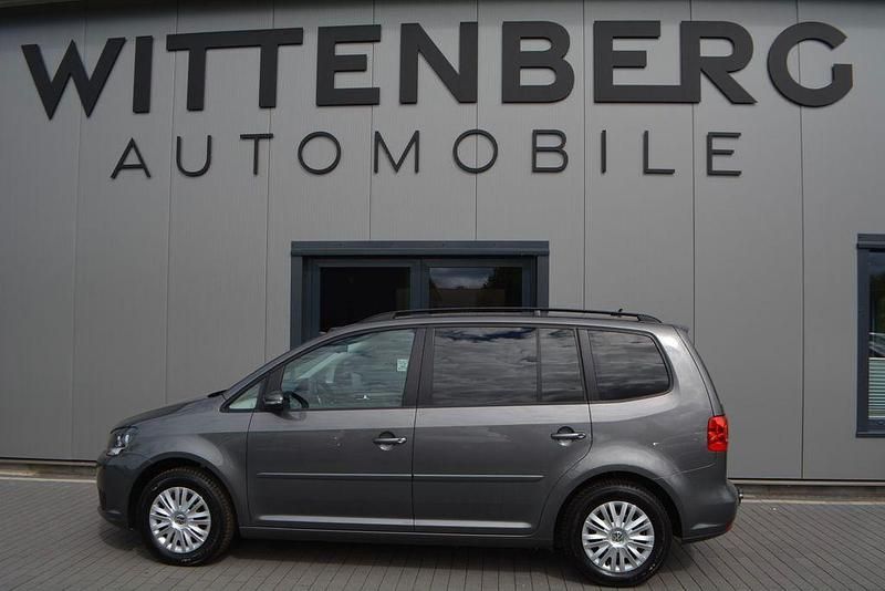 Grau Gebraucht 2012 VW Touran Comfortline Van / Kleinbus | 8.900 € (Etwas zu teuer) - Bild 1/4
