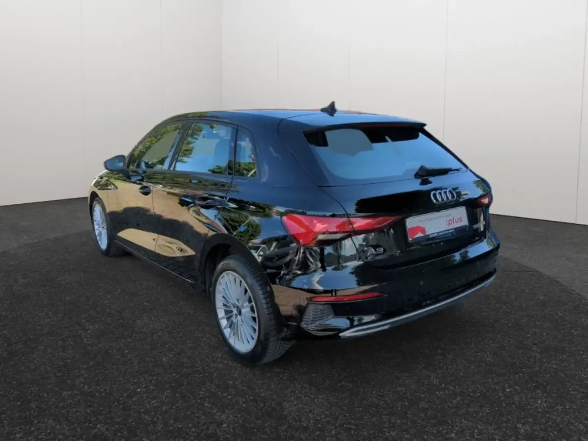 Gebraucht Audi A3 Advanced 110 PS (80 kW) 2023 Schwarz Limousine
