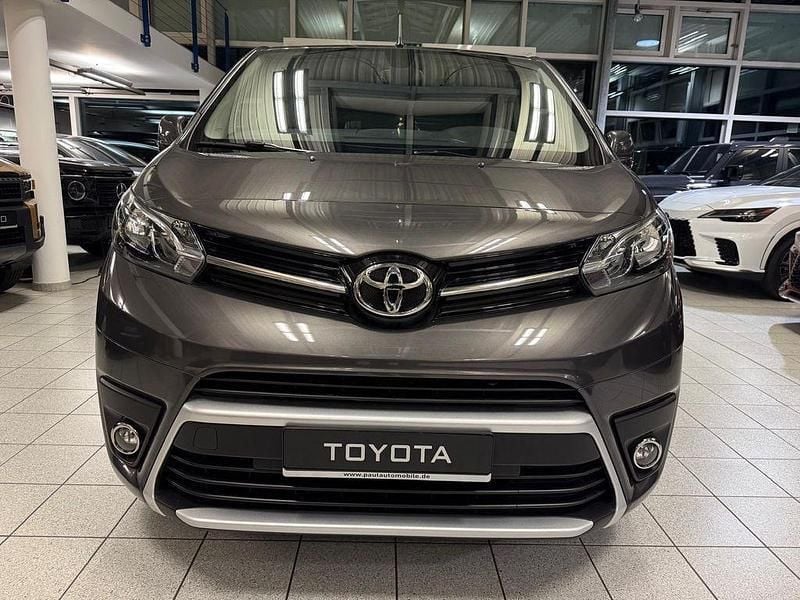 Gebraucht Toyota Proace Verso 144 PS (105 kW) 2022 Grau Kombi