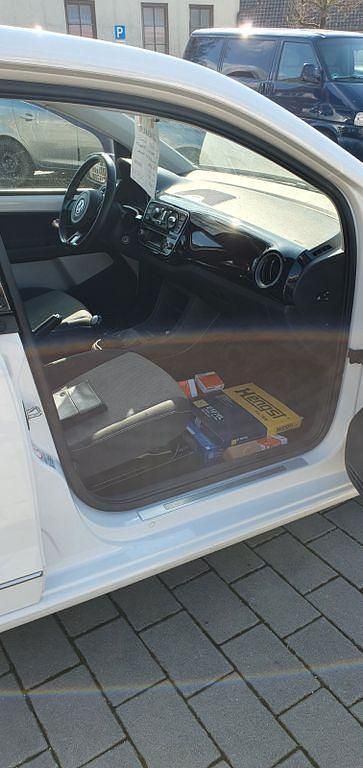 Gebraucht VW up! 75 PS (55 kW) 2014 Weiß Kleinwagen
