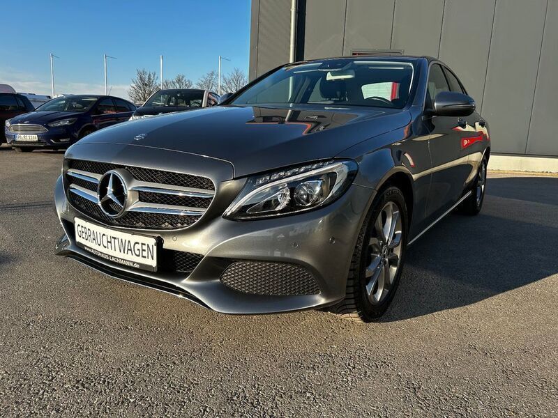 Grau Gebraucht 2017 Mercedes C180 Limousine | 19.490 € (Fairer Preis) - Bild 1/4