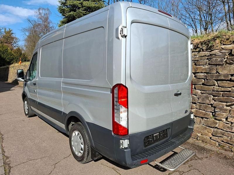 Gebraucht Ford Transit Trend 105 PS (77 kW) 2019 Polar silber (metallic) Limousine