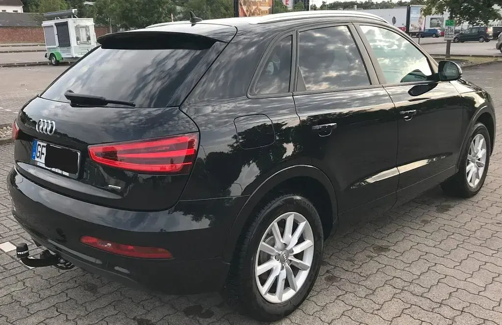 Gebraucht Audi Q3 Ambiente 140 PS (102 kW) 2014 Schwarz SUV