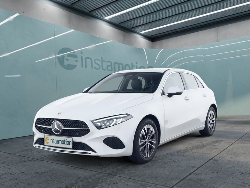 Weiß Gebraucht 2024 Mercedes A180 Progressive Limousine | 30.749 € (Fairer Preis) - Bild 1/4