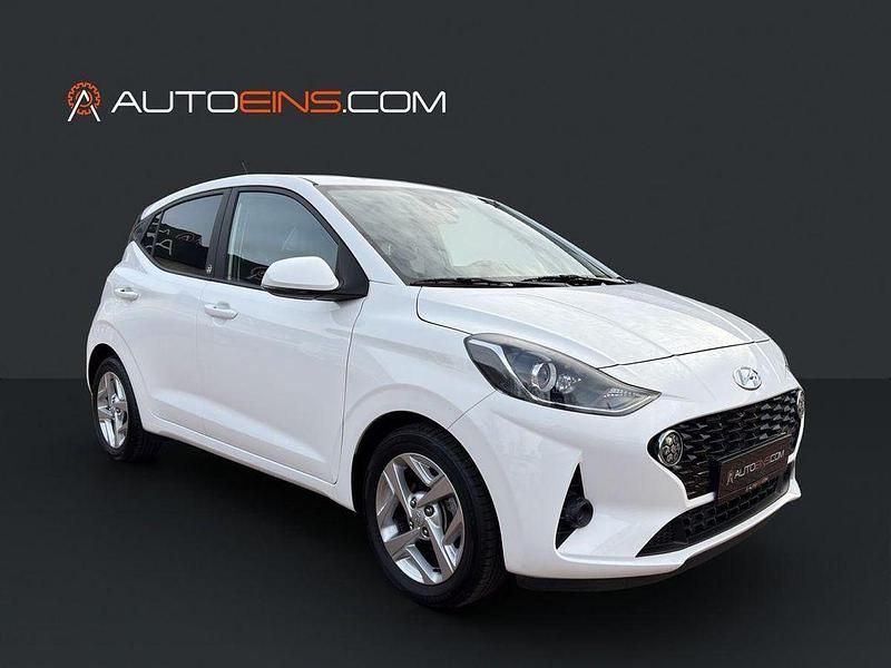 Gebraucht Hyundai i10 Edition 30 67 PS (49 kW) 2022 Weiß Kleinwagen