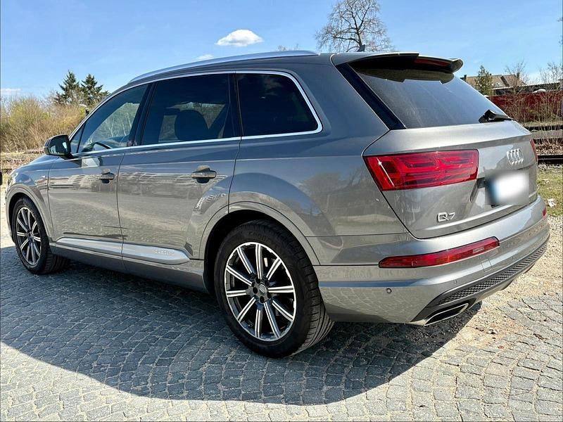 Gebraucht Audi Q7 Ambiente 272 PS (200 kW) 2016 Grau SUV