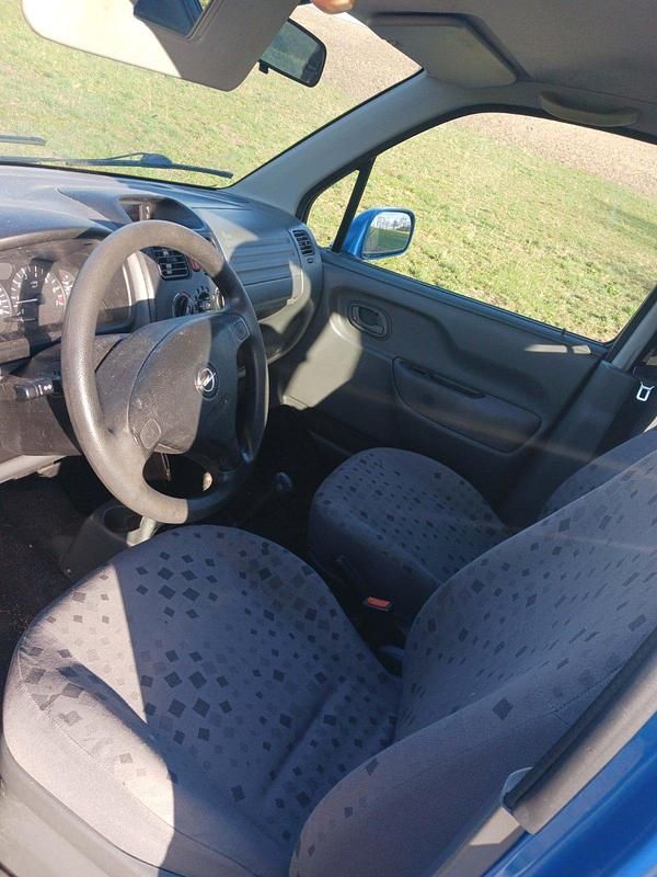 Gebraucht Opel Agila 75 PS (55 kW) 2001 Van / Kleinbus