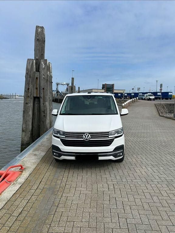 Second-hand VW Multivan Generation Six 150 CP (110 kW) 2020 Alb Monovolum
